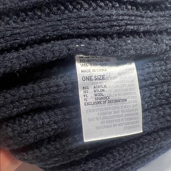 Anya hindmarch X Uniqlo hat - Picture 4 of 5